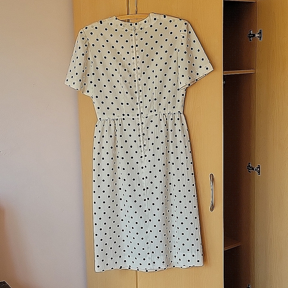 White Midi-dress with Black polkadots - Picture 4 of 6